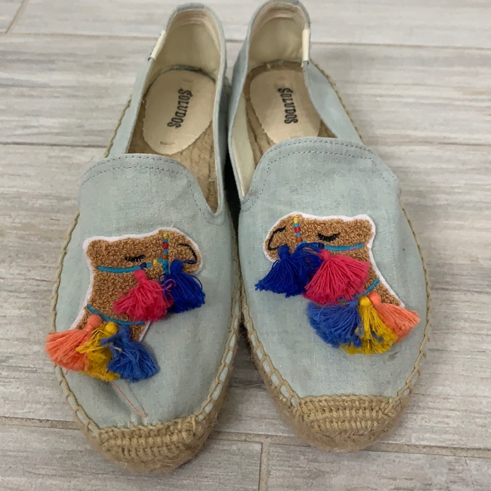 Soludos 7.5 Camel Pom Pom shoe